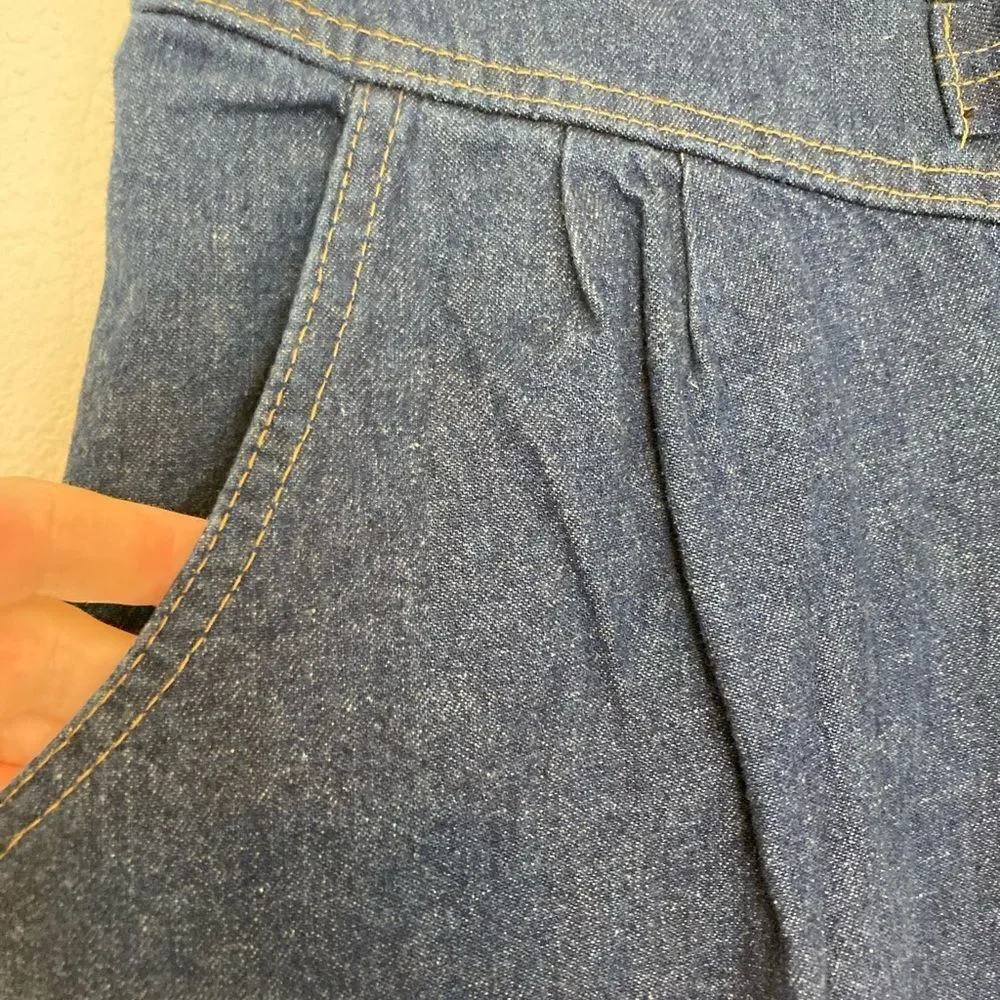 Vintage Jeans w/ bows super high rise waist cinch style mint condition🤩